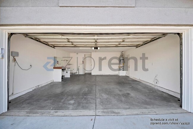 Building Photo - 27015 Hemingway Ct