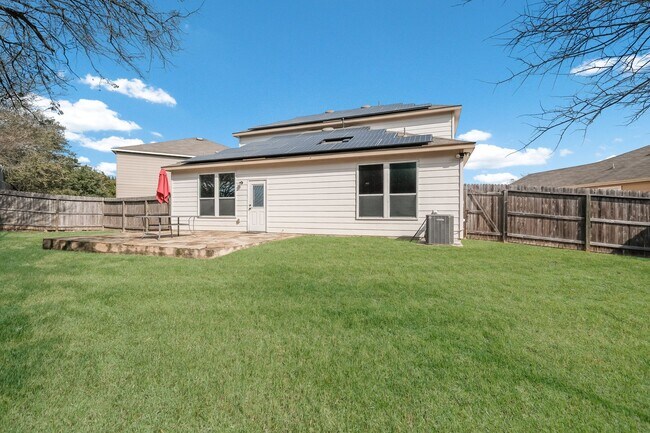 Building Photo - Bright & Spacious Home in Comal ISD