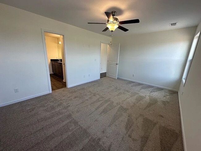 Building Photo - Available soon!