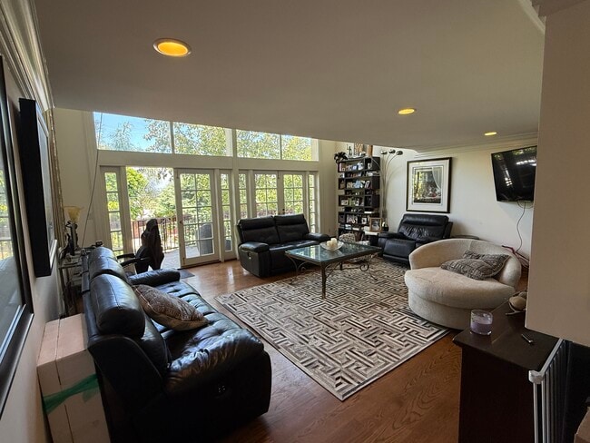 Primary Photo - 14844 Valley Vista Blvd