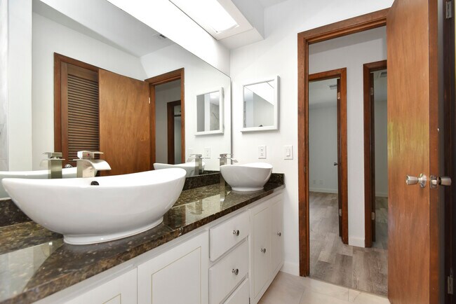 Building Photo - 40 River Ridge Trail