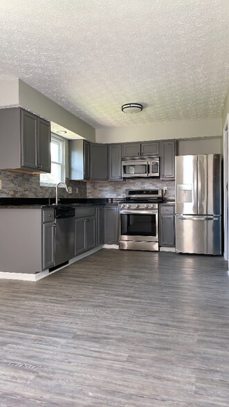 Primary Photo - 3828 Longton Dr