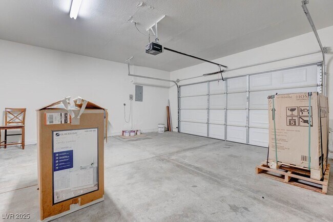 Building Photo - 3637 Pinnate Dr