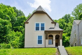 Building Photo - 325 Welsh Ave