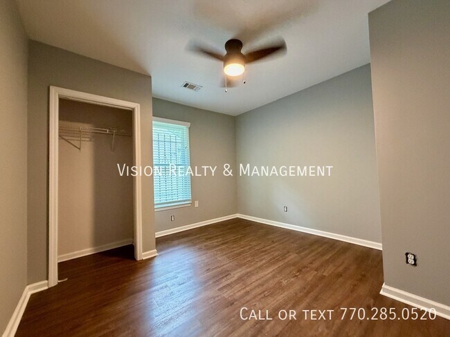 Building Photo - 374 Paines Ave NW
