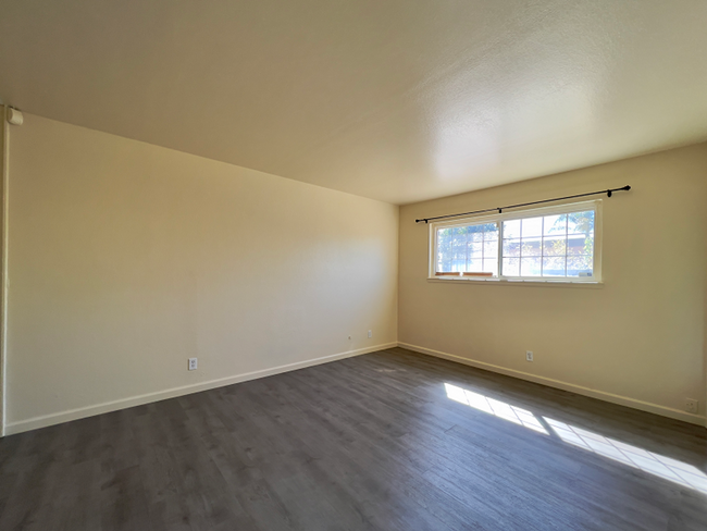 Building Photo - Renovated American Canyon Home Near School...