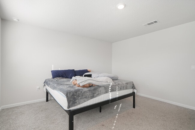 Building Photo - 526 Mary Lou Way