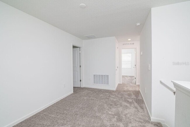 Building Photo - 2821 Armstrong Ave