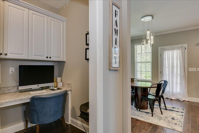 Building Photo - 847 Williford Run Dr