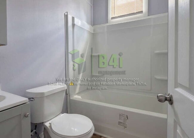 Building Photo - 705 Barnesville St