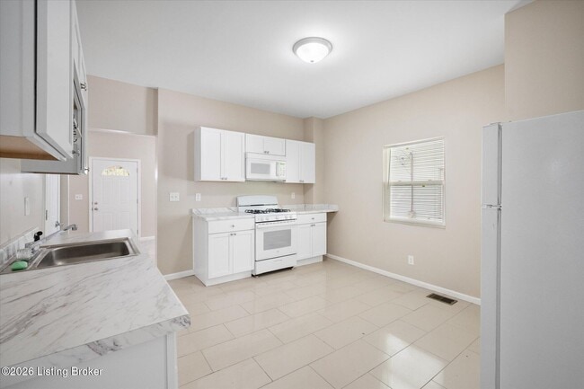 Building Photo - 343 S 42nd St