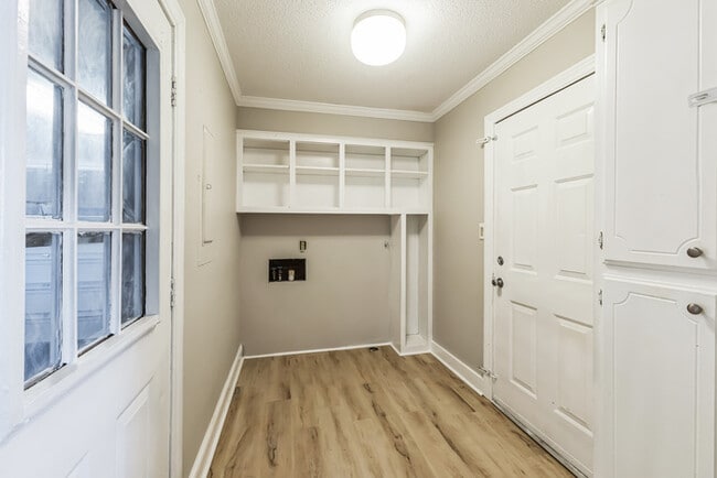 Building Photo - 412 Circle Dr