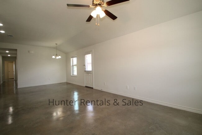 Building Photo - North Killeen Three Bedroom!