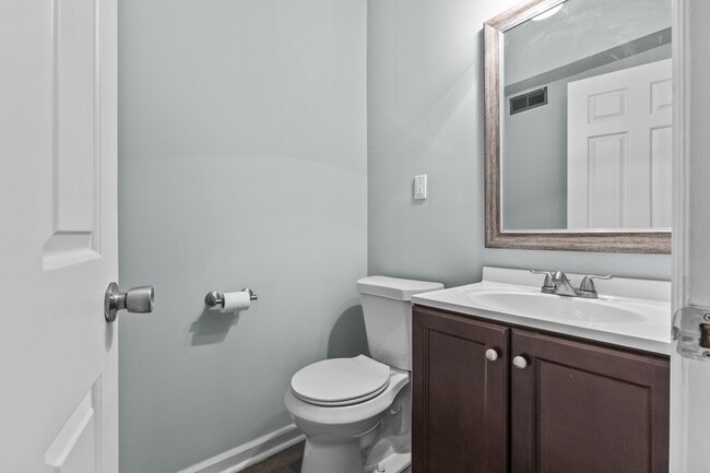 Building Photo - 1658 Foxhaven Dr