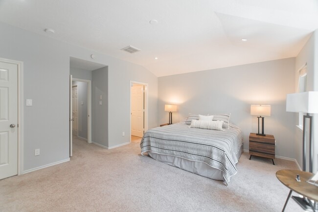 Building Photo - 262 Liriope Ct