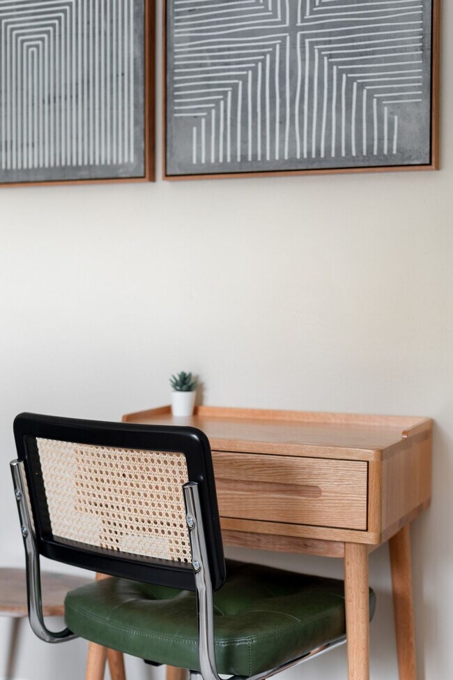 Building Photo - 5248 SE Stark St