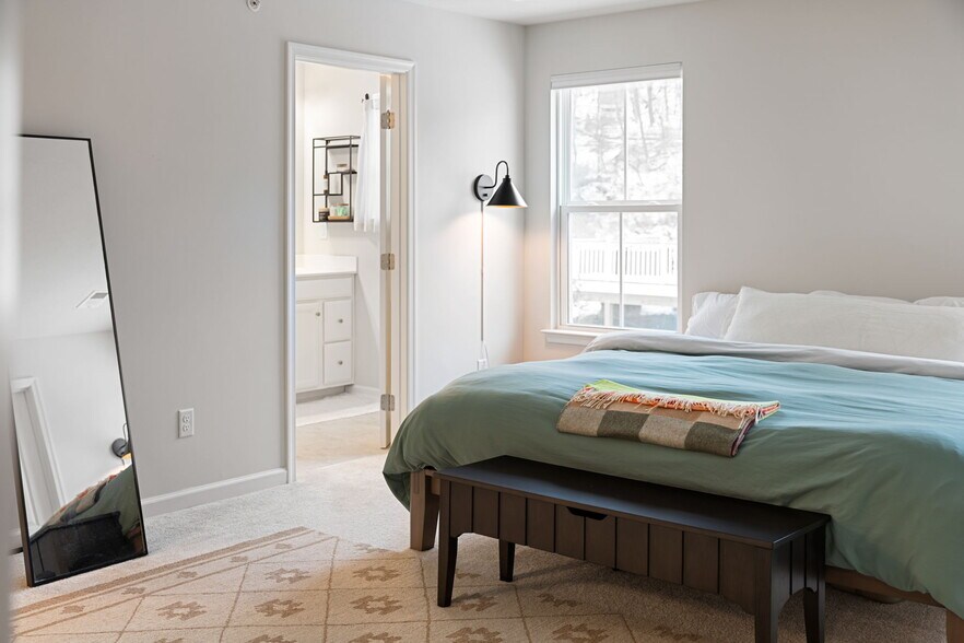 Building Photo - 202 Dana Dr