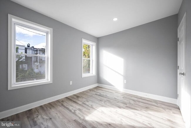 Building Photo - 818 N Rose St