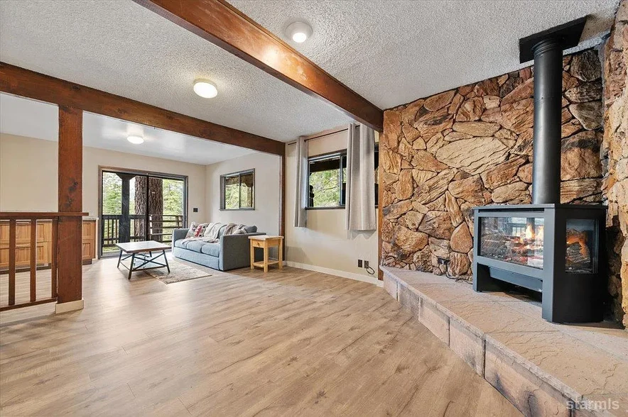Building Photo - 1435 Thunderbird Dr