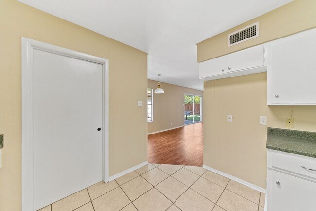 Building Photo - 3611 Stonehaven Dr San Antonio TX 78230