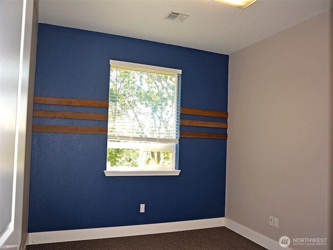 Building Photo - 576 N 5th Ave