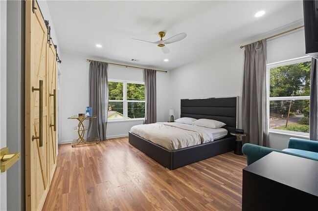 Building Photo - 1278 Plaza Ave SW