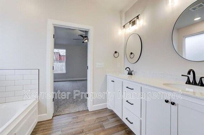 Building Photo - 2609 Dalewood Pl