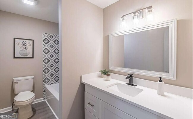 Building Photo - 1523 Delia Dr