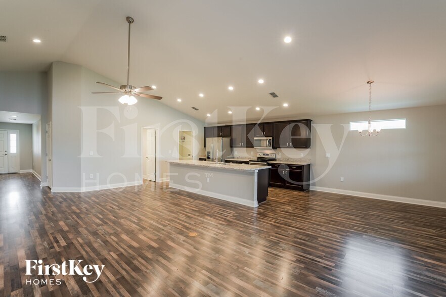 Building Photo - 3731 Peregrine Wy