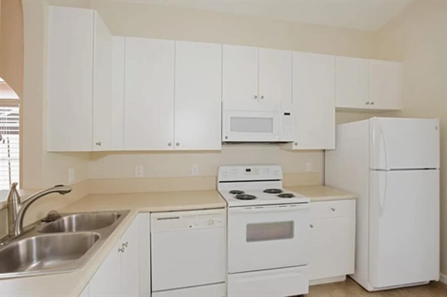 Building Photo - 2120 NE 37th Rd