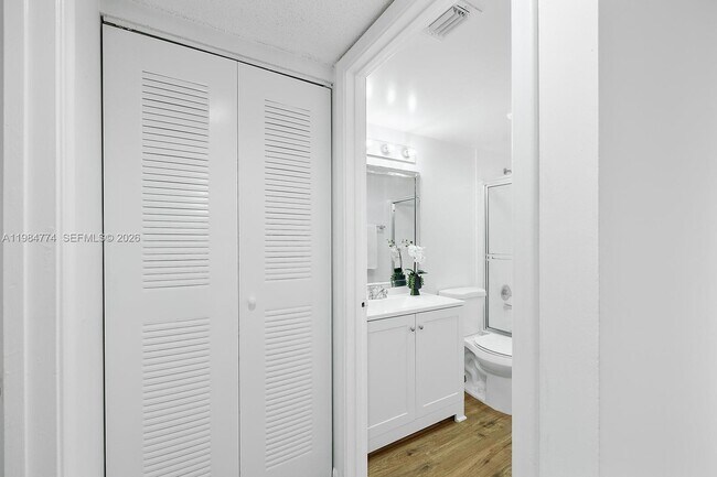 Building Photo - 1401 SW 128th Terrace