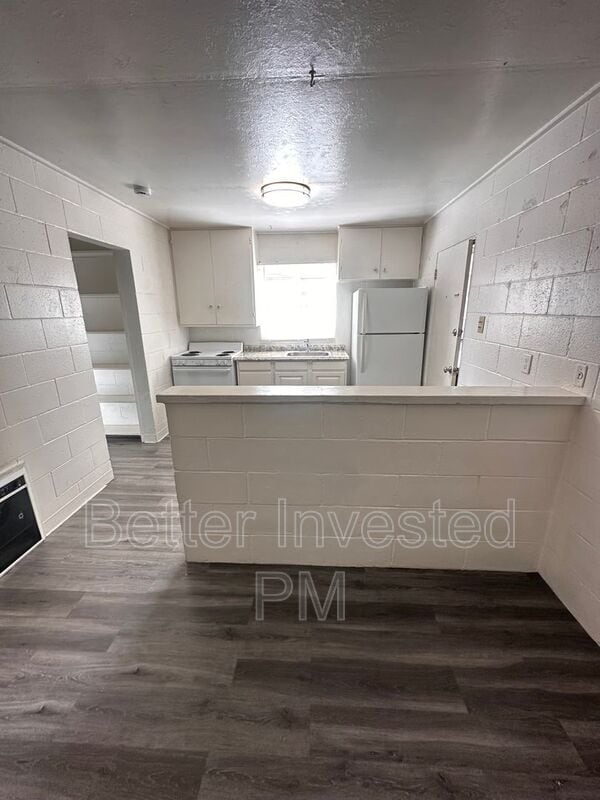 Building Photo - 570 Talmage Rd