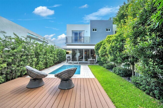 Building Photo - 3167 SW 25th St