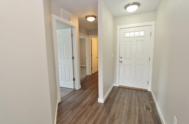 Building Photo - 2897 W Jayton Dr