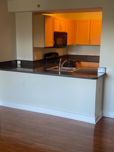 LR to Kitchen - 800 4th St SW