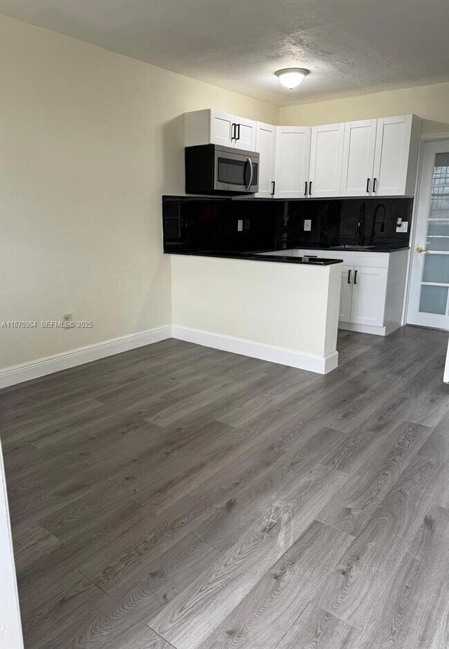 Building Photo - 4721 NW 33rd Ave