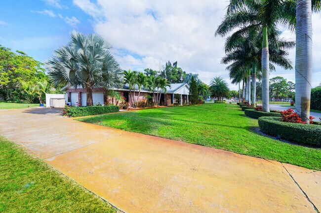 Building Photo - 4501 Briarcliff Ln