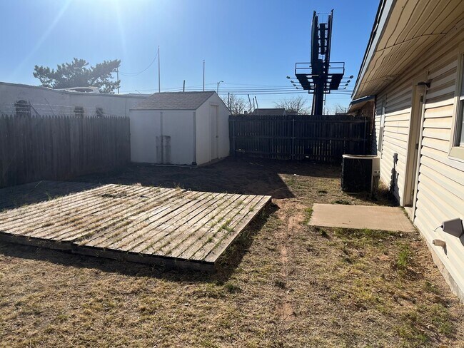 Building Photo - 104 Blue Dr