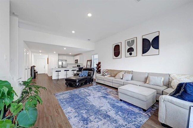 Building Photo - 18122 Rockvine Dr