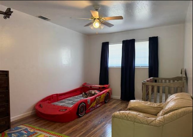 Building Photo - 328 Minckler Ave