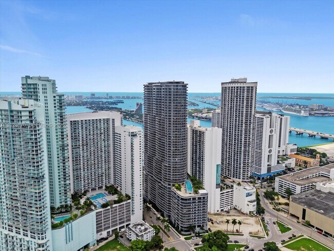 Building Photo - 488 NE 18th St