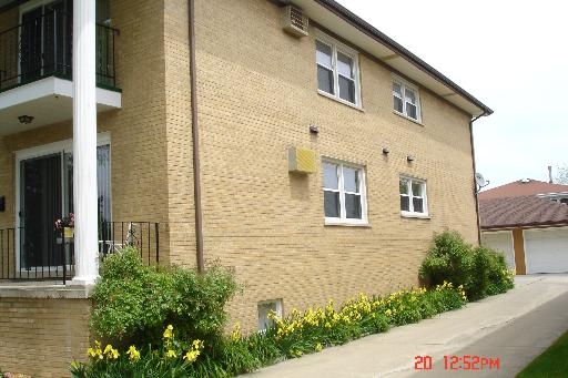 Building Photo - 4505 Maple Ave