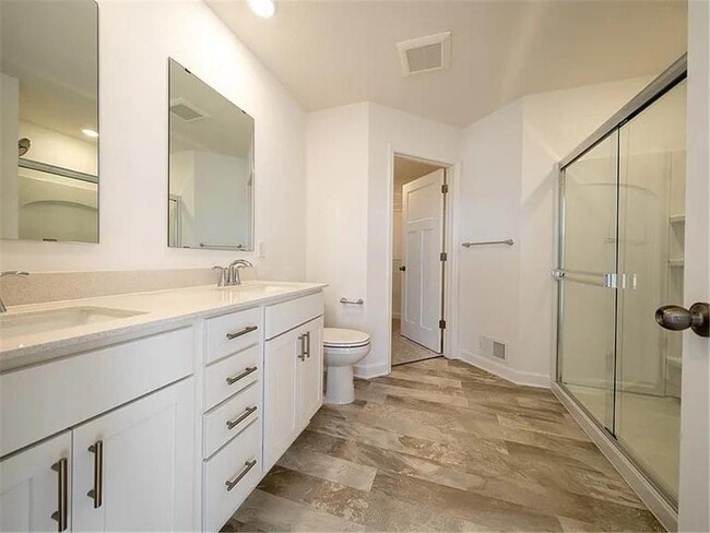 Building Photo - 1073 Jubert Dr