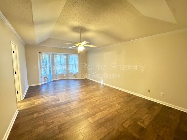 Building Photo - 335 Charlyne Way