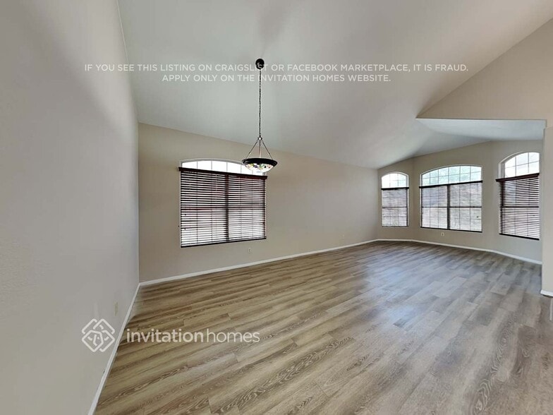 Building Photo - 10201 Hopi Ln