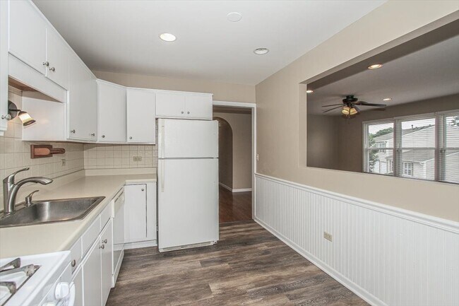Building Photo - 1063 Hampton Harbor