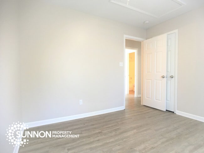 Building Photo - 4 Bed 2.5 Bath in Woodstone with Fenced Yard