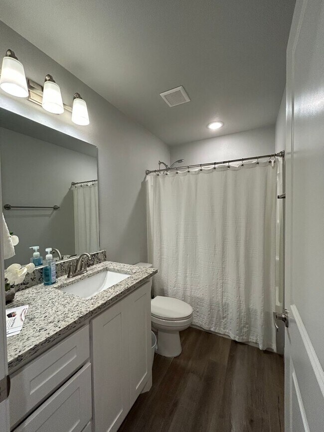 Building Photo - 2032 Twin Falls Dr