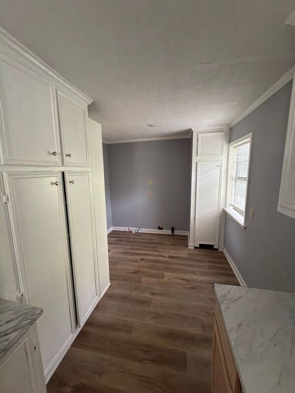Building Photo - 1033 Dorgan St