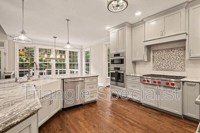 Building Photo - 6121 Carlyle Dr